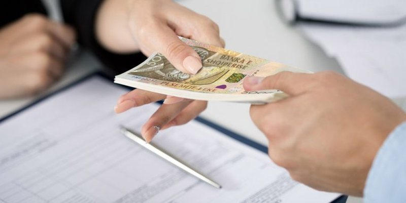 Keni kredi për të paguar në bankë? Zbardhen vendimet e BSH dhe ndryshimet e pagesave në muajt e ardhshëm