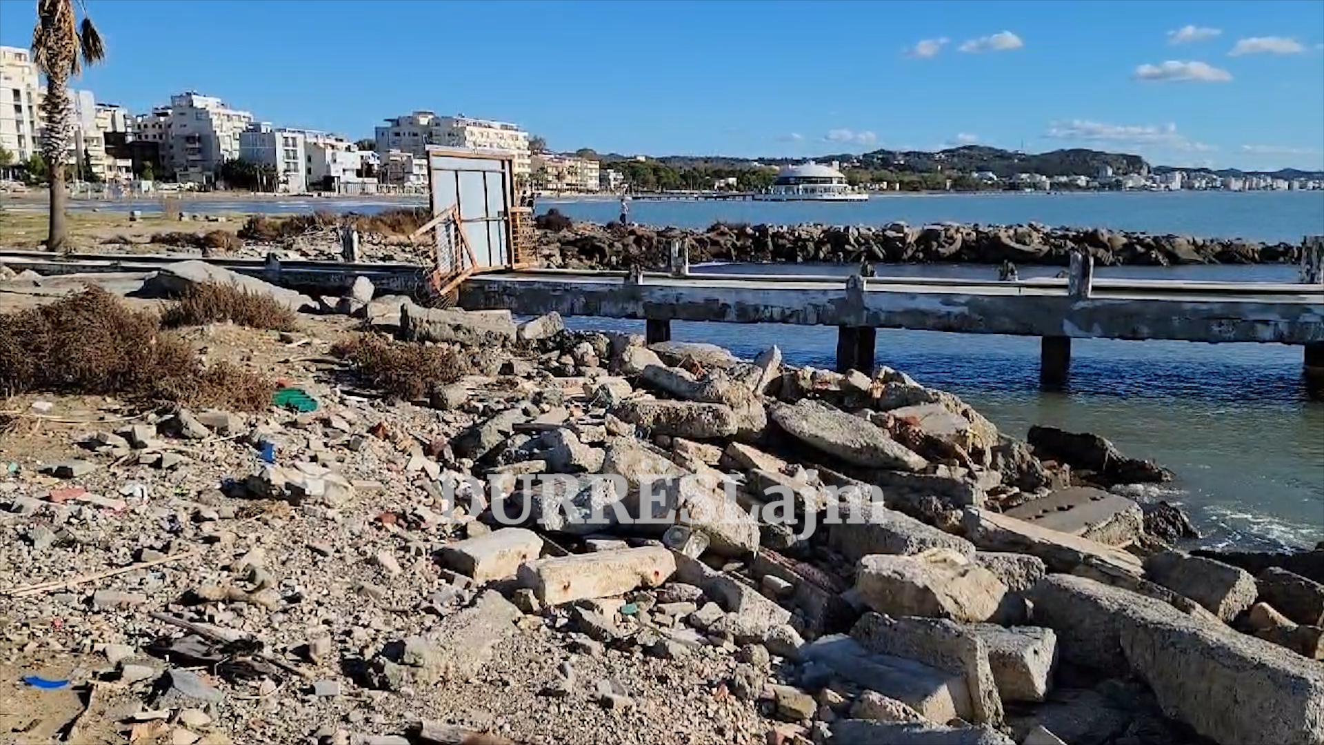 U gjet e mbytur në plazhin e Durrësit, policia identifikon 53-vjeçaren