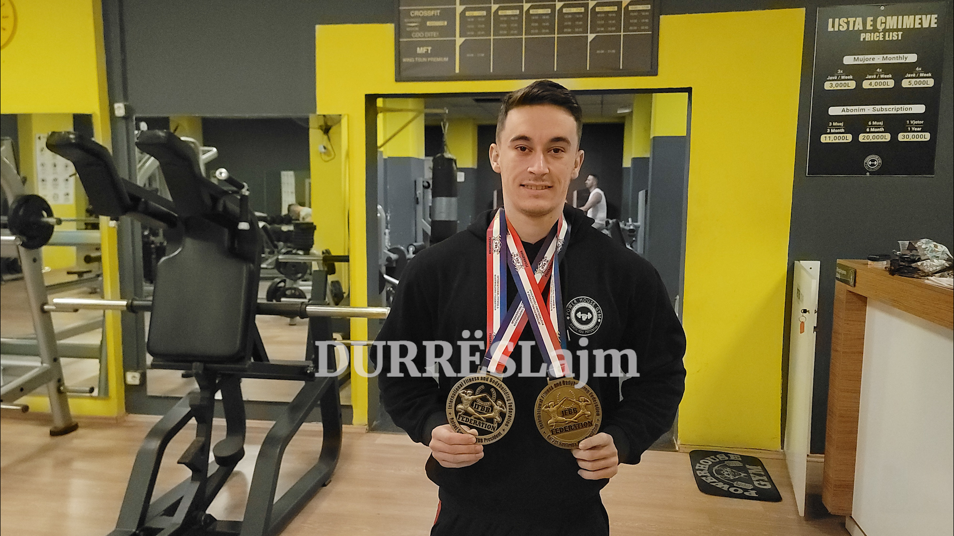 Nga nënpeshë, në kampion bote në bodybuilding. Kjo është historia e 19-vjeçarit nga Durrësi, Marjan Hoxhaj (VIDEO)