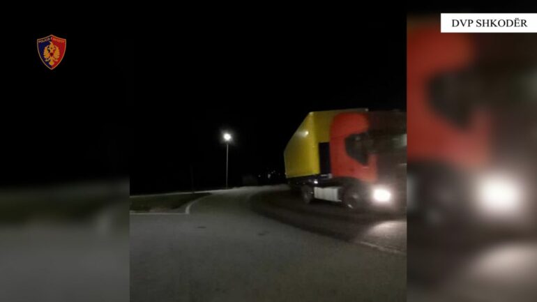 Droga në kamionin me dërrasa që do shkonte në Austri, arrestohet 55-vjeçari