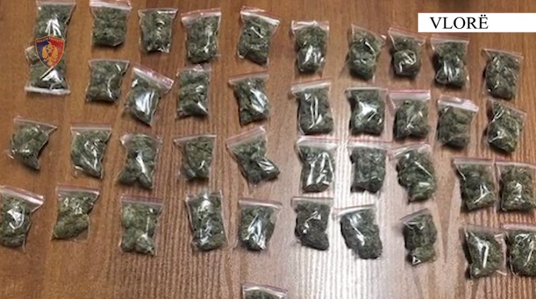 “Tempulli”/ U kap me 500 doza kanabis në afërsi të një shkolle, arrestohet 44-vjeçari