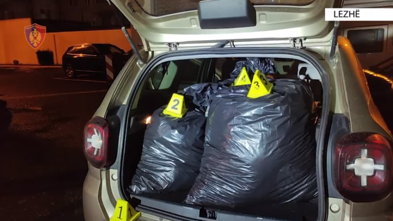 Po transportonin 40 kg drogë nga Shkodra drejt Tiranës, policia u ngre pritë dhe prangos tre trafikantët me precedentë kriminalë