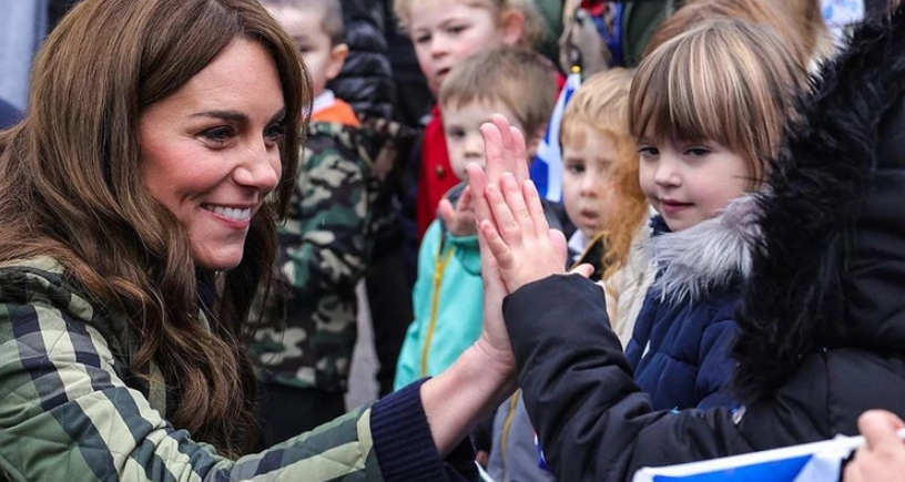 Një vogëlushe befason Kate Middleton me pyetjen e saj