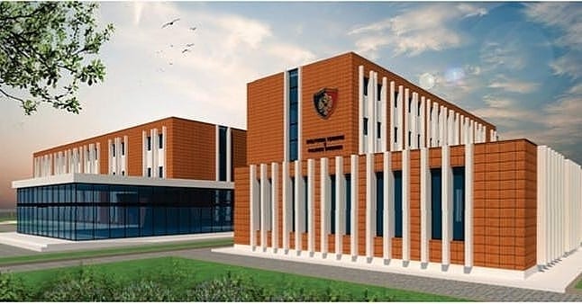 Dyshohet se ka ngacmuar seksualisht vajzën e mitur, babai i 9-vjeçares denoncon 58-vjeçarin