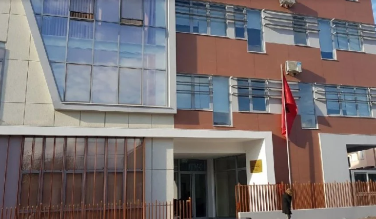 Punonte në Britani në shtëpi bari, në Elbasan i sekuestrojnë pasuritë