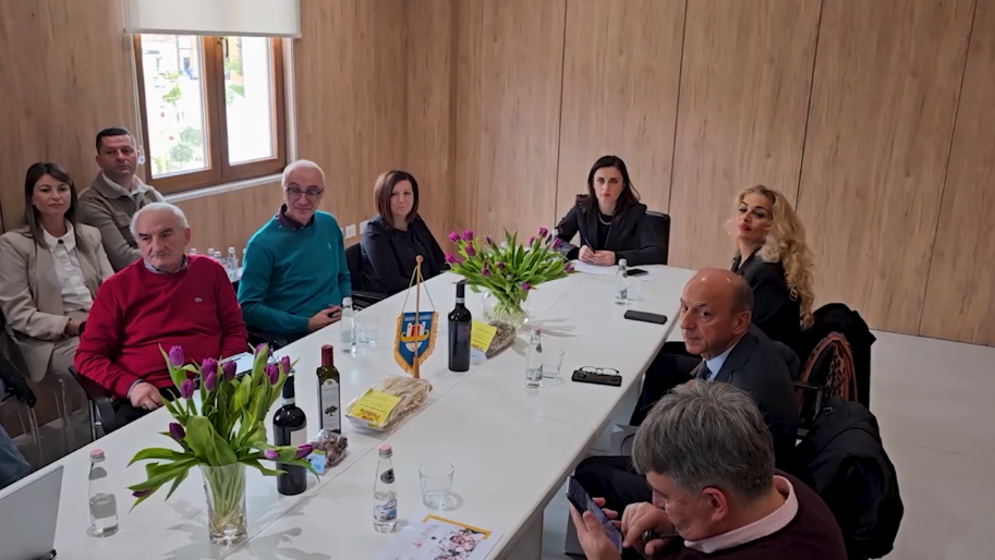 Projekti “We are Arbëreshë”, kryebashkiakja Sako takohet me homologët e komunave të rajonit të Bazilikatës (VIDEO)