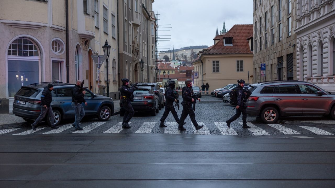 Policia e konfirmon: Shkon në 15 numri i personave të vrarë në Pragë