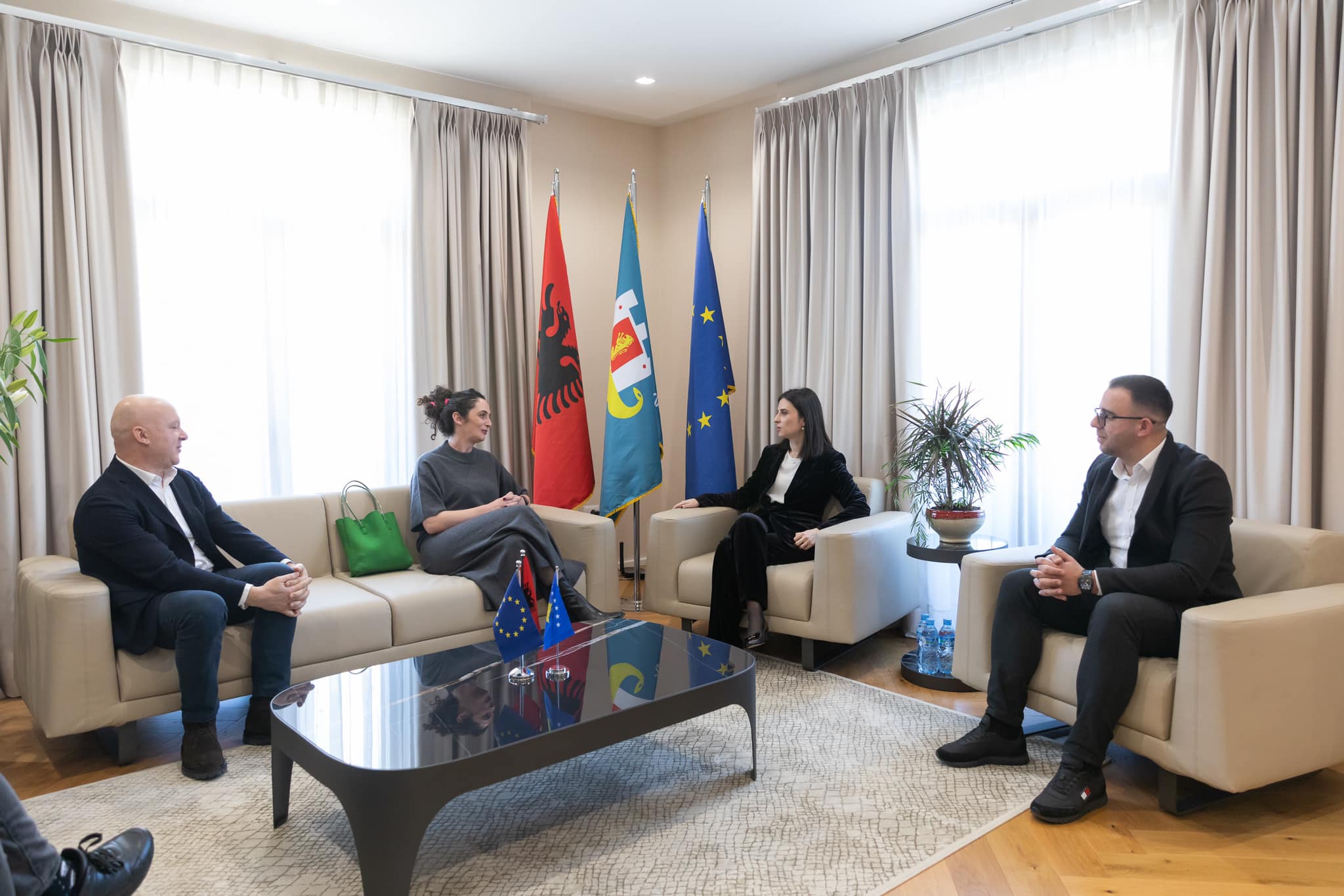 Sako takim me zv.ministren Osmani: Diskutuam për Lojrat Olimpike Mesdhetare 2030, që do të zhvillohen në Prishtinë dhe Durrës