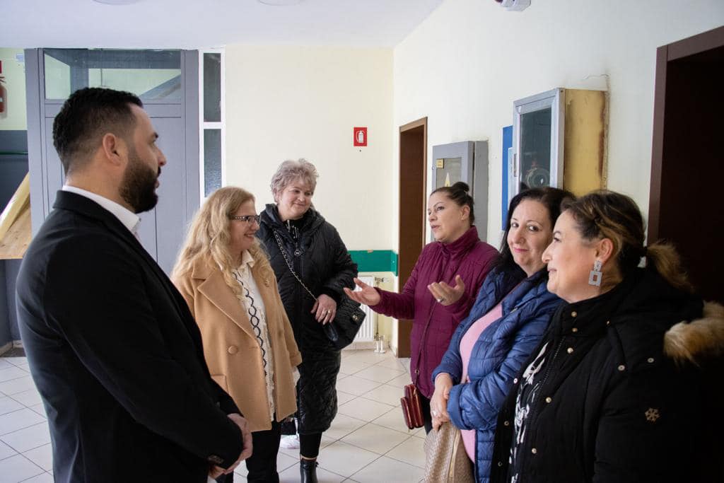 “Dhurata e dashuri për festa”, deputeti Arkend Balla i vjen në ndihmë Qendrës së Zhvillimit Rezidencial në Durrës