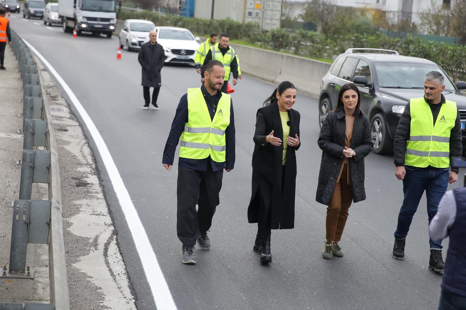 Përfundon asfaltimi i autostradës nyja e Shkozeti – mbikalimi i Plepave (VIDEO)