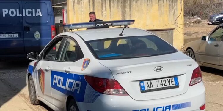 Të shtënat me armë në Laç, polici e inskenoi ngjarjen si grabitje
