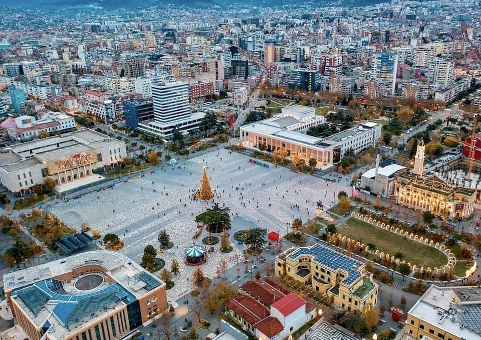 “Tirana, një vend ideal për ata që kërkojnë diçka ndryshe”, renditet nga Huffpost në një nga destinacionet e 2024-ës