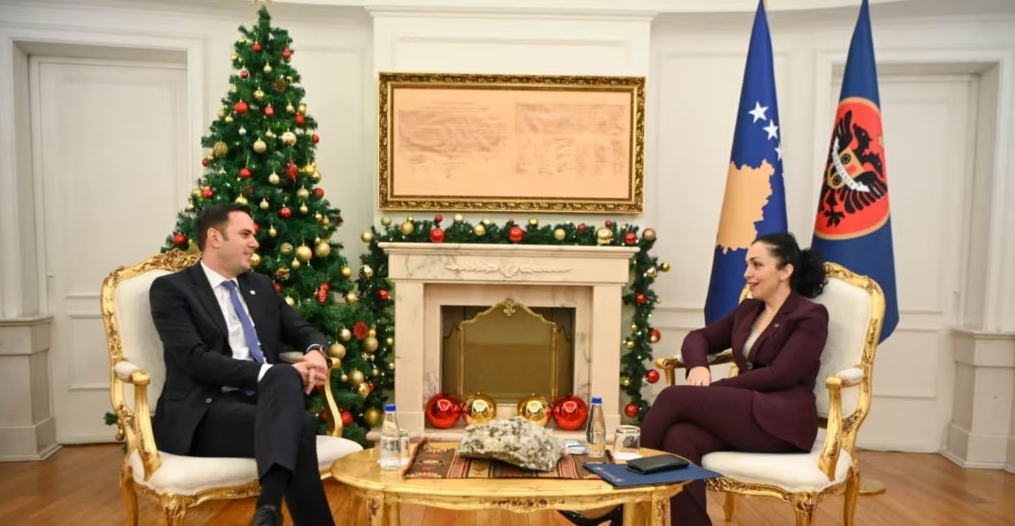 Kosovë, një pjesë e opozitës nuk e takon presidenten Osmani për diskutime mbi Asociacionin