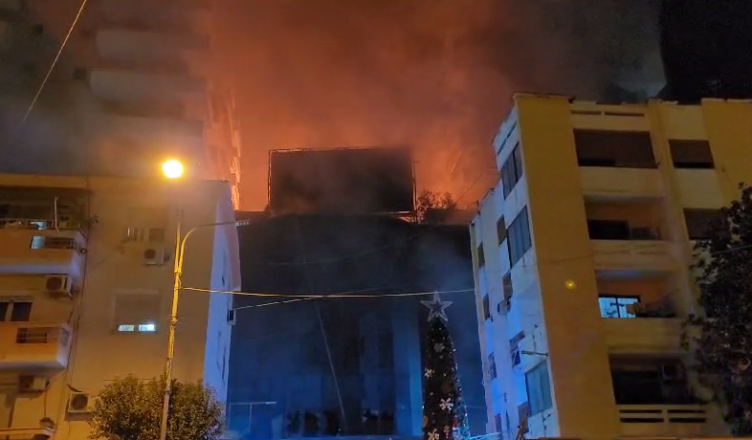 Riaktivizohen flakët në qendrën tregtare në Lushnje