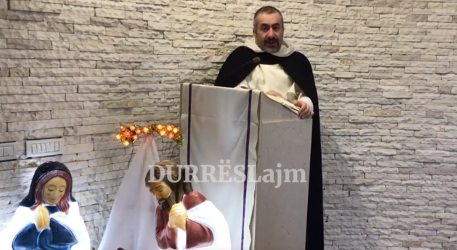 Vigjilja e Krishtlindjes, urimi i Vikar Caruana: Të rizbulojmë edhe njëherë vlerën e bukur të bujarisë! (VIDEO)