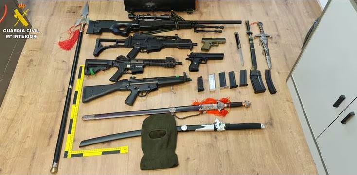 Policia spanjolle godet grupin “paramilitar” të grabitjeve me 16 anëtarë përfshirë disa femra, mes të arrestuarve edhe shqiptari i shumëkërkuar