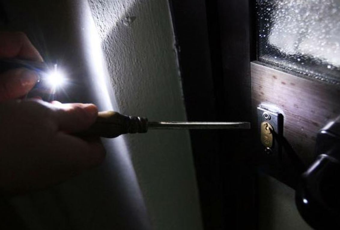 Hynin nëpër banesa dhe vidhnin sendet me vlerë, arrestohen 6 shqiptarë në Belgjikë