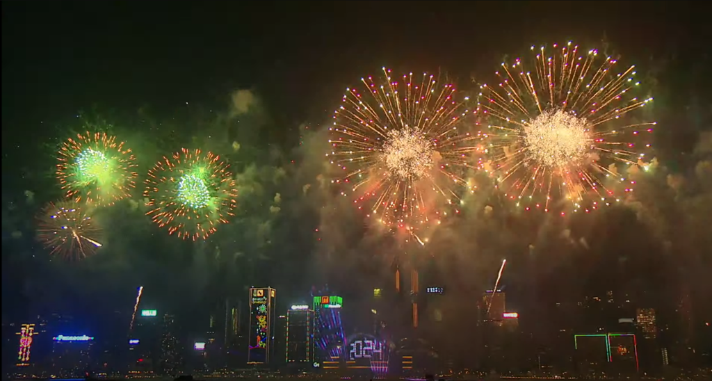 Viti i Ri 2024 vjen edhe në Azi, Japoni dhe Kore, mirëpritet me shfaqje fishekzjarresh