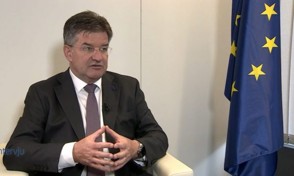 Lajçak: Kosova më në fund pritet të ecë përpara