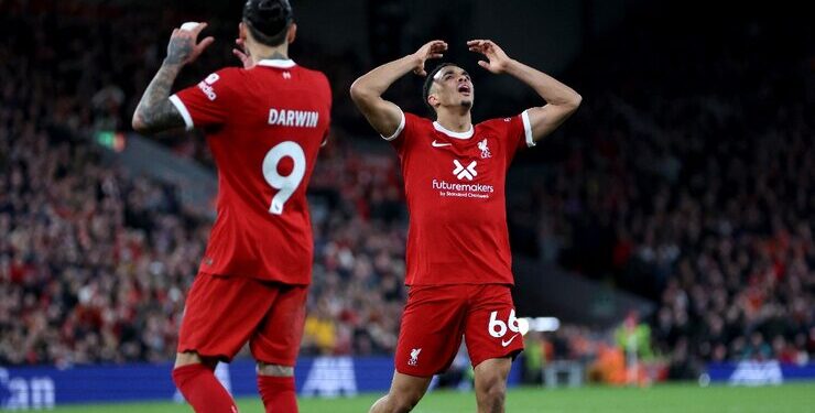 Liverpool dhe Manchster United barazojnë pa gola në derbin anglez