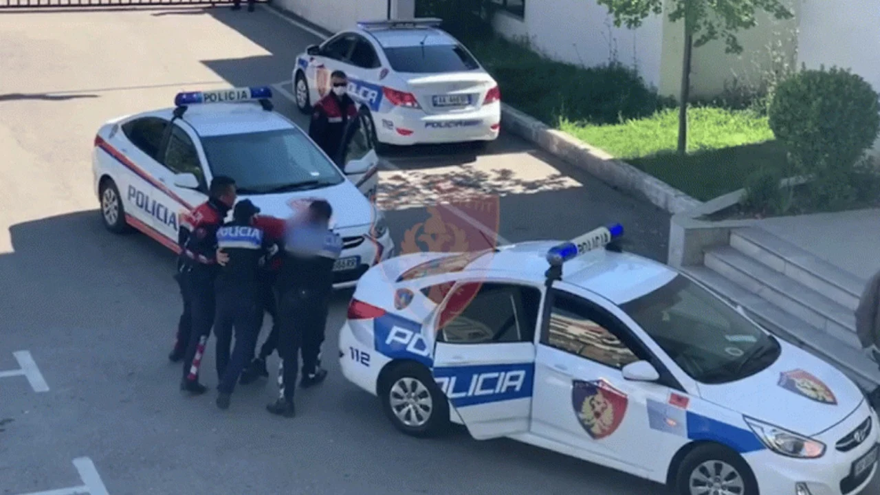 Përplasi për vdekje 62-vjeçarin, arrestohet 27-vjeçarja në Vlorë