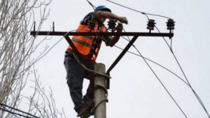 Të hënën, disa zona pa energji elektrike në Tiranë