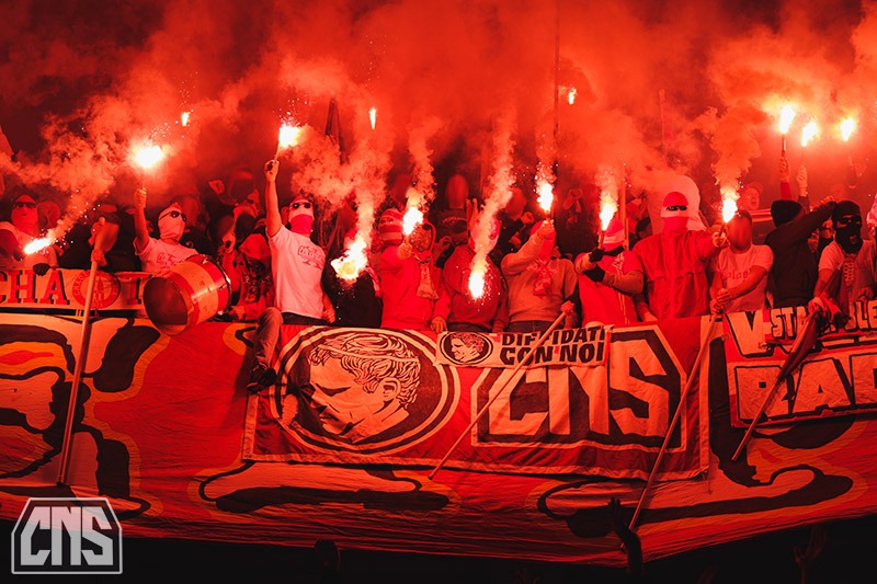 Rekord në Bundesligë, klubi gjerman gjobitet me 595 mijë euro prej ultrasve