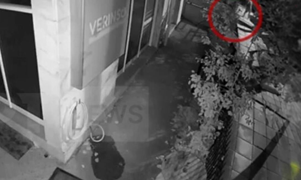 Vrasja e 41-vjeçares shqiptare në Greqi, momenti kur bashkëshorti dhe shoku i tij fusin në bagazhin e makinës trupin e pajetë të së ndjerës