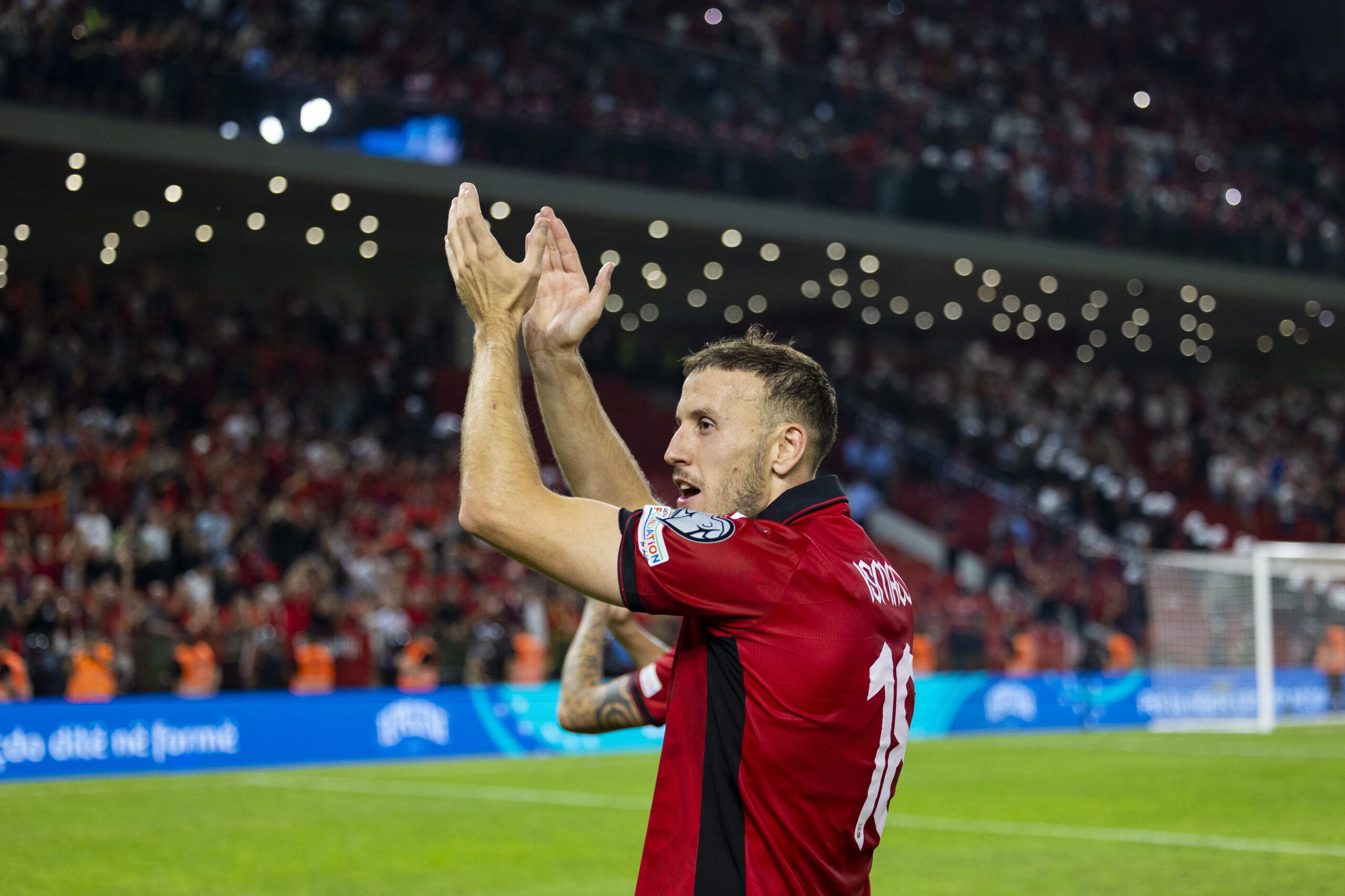 Askush si Ardian Ismajli dhe Van Dijk, mbrojtësi i kombëtares “mur” i pakalueshëm