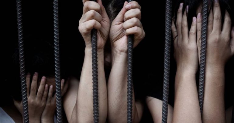 Në Zvicër për t’u punësuar si dado, investigimi: Si përfundojnë në duart e trafikuesve të qenieve njerëzore vajzat nga Shqipëria