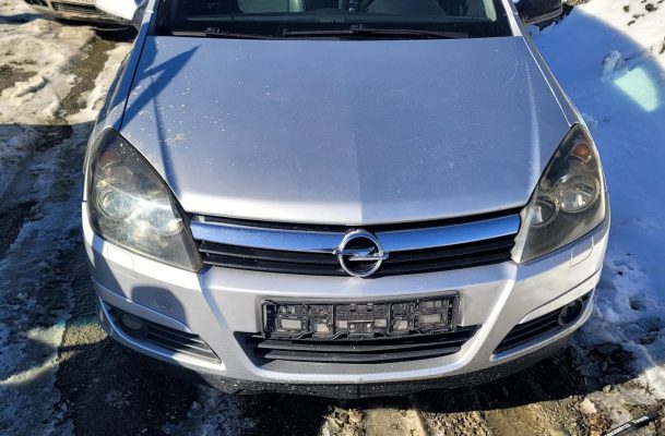 “Mund të përdoren në ngjarje kriminale”, vidhen targat e mbi 10 automjeteve përgjatë rrugës së Arbrit