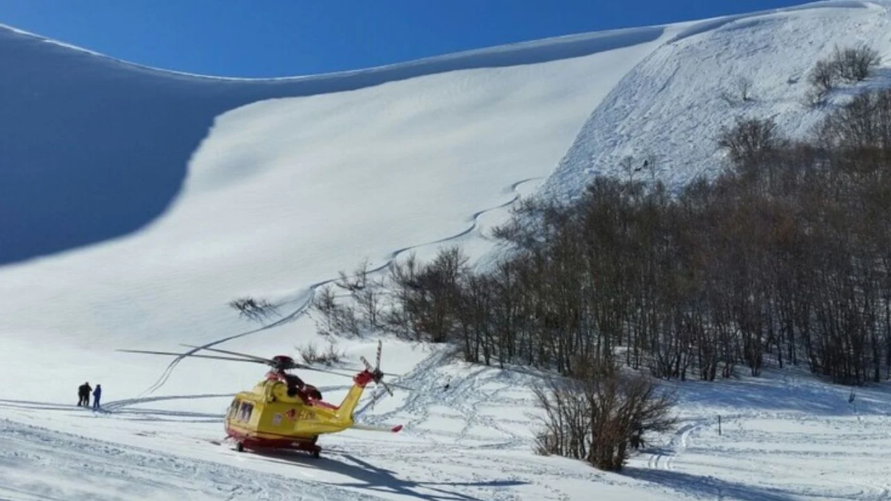 Orteku zë poshtë alpinistët në Itali, humb jetën një prej tyre