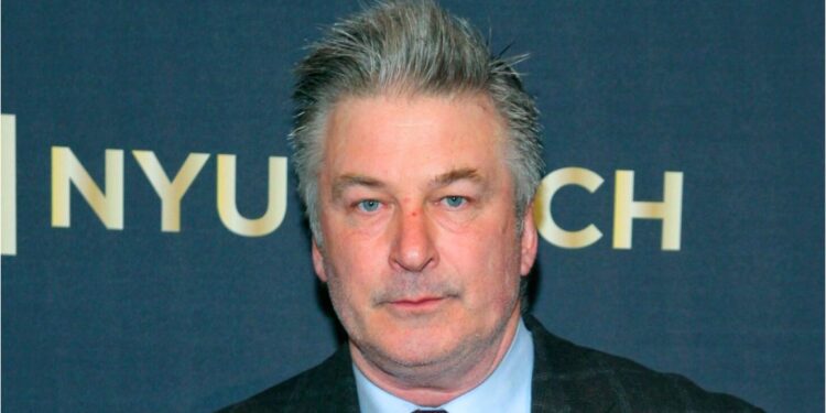 Një juri e madhe ngre sërish akuza penale për aktorin Alec Baldwin