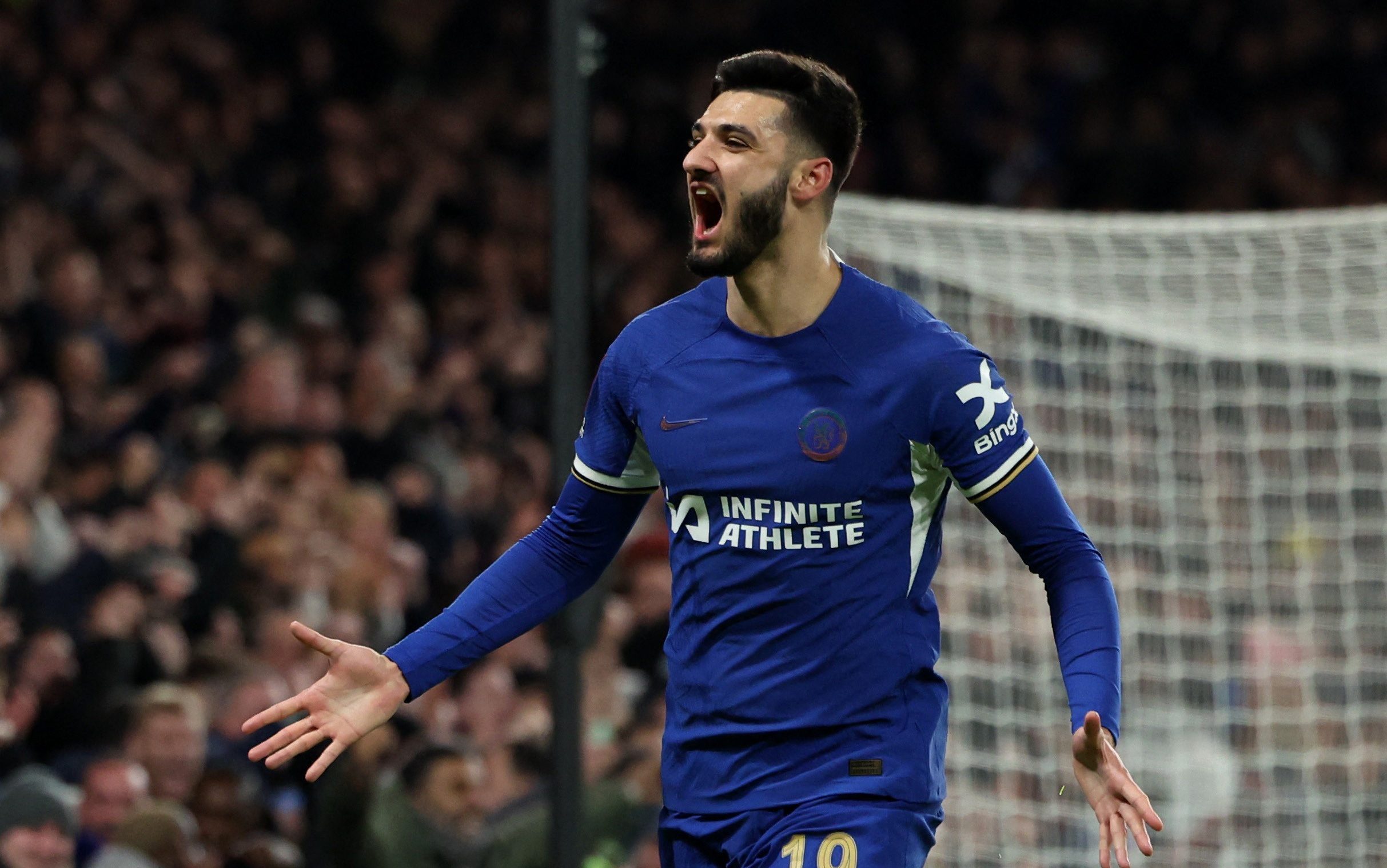 Chelsea nxjerr në merkato Armando Brojën dhe ul në mënyrë të frikshme pretendimet