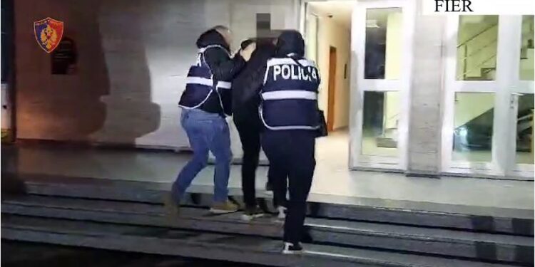 Vihet në pranga një 37-vjeçar, iu gjetën sasi lënde narkotike gati për shitje