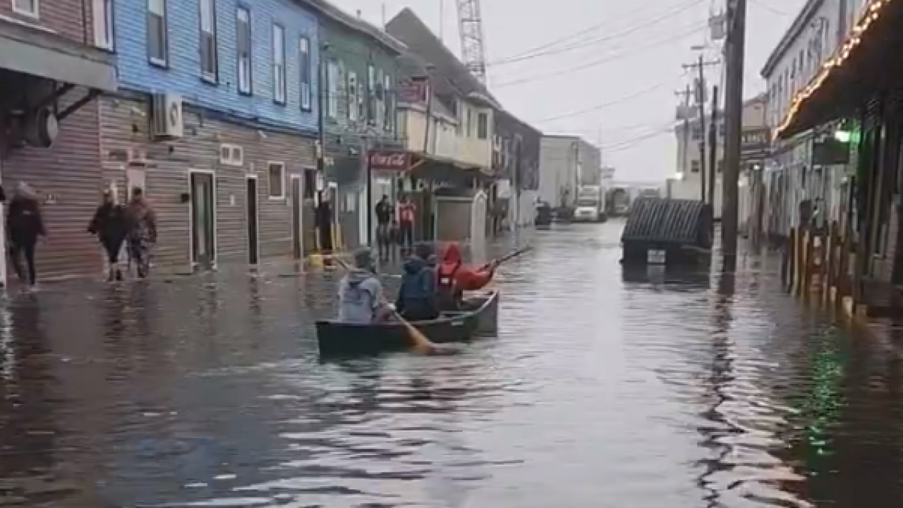 Moti i keq përfshin SHBA, dimër i ashpër dhe përmbytje rekord në shtetet veriore, uji arrin 4 metra