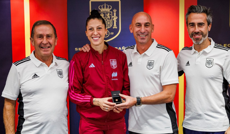 Futbollistja spanjolle akuzon trajnerin: Donte të rrinim natën me dyer hapur