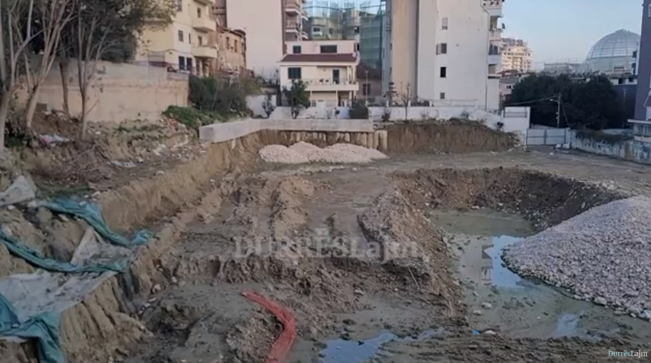 Bashkia Durrës akordon 16 mln lekë për gërmimet, çfarë ndodh në kantierin e gjimnazit “Gjergj Kastrioti” (VIDEO)