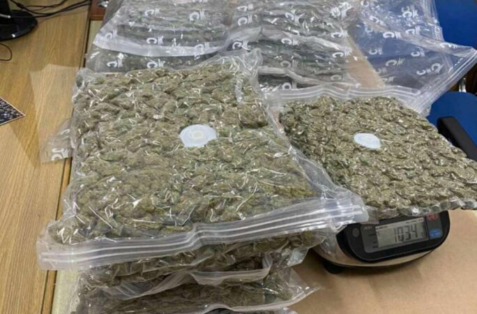 Kapet me 42 kg marijuanë, arrestohet 21-vjeçari shqiptar 