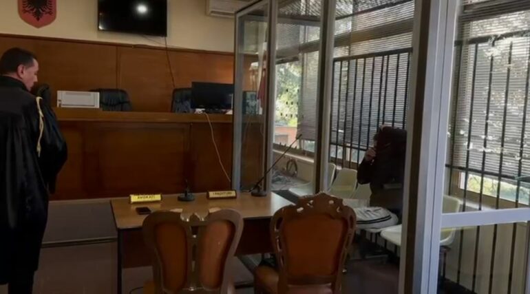 U martua me 14-vjeçaren, gjykata e Fierit lë në burg 34-vjeçarin