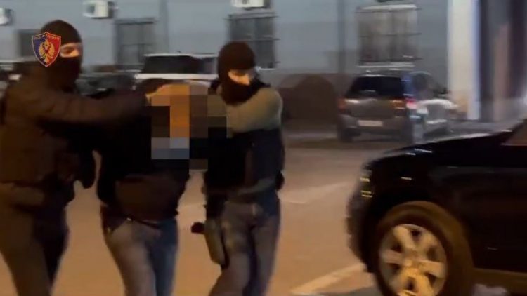 Emrat/ Trafikonin drogë, kapen dy pjesëtarë të një grupi kriminal! Do të ekstradohen drejt Italisë