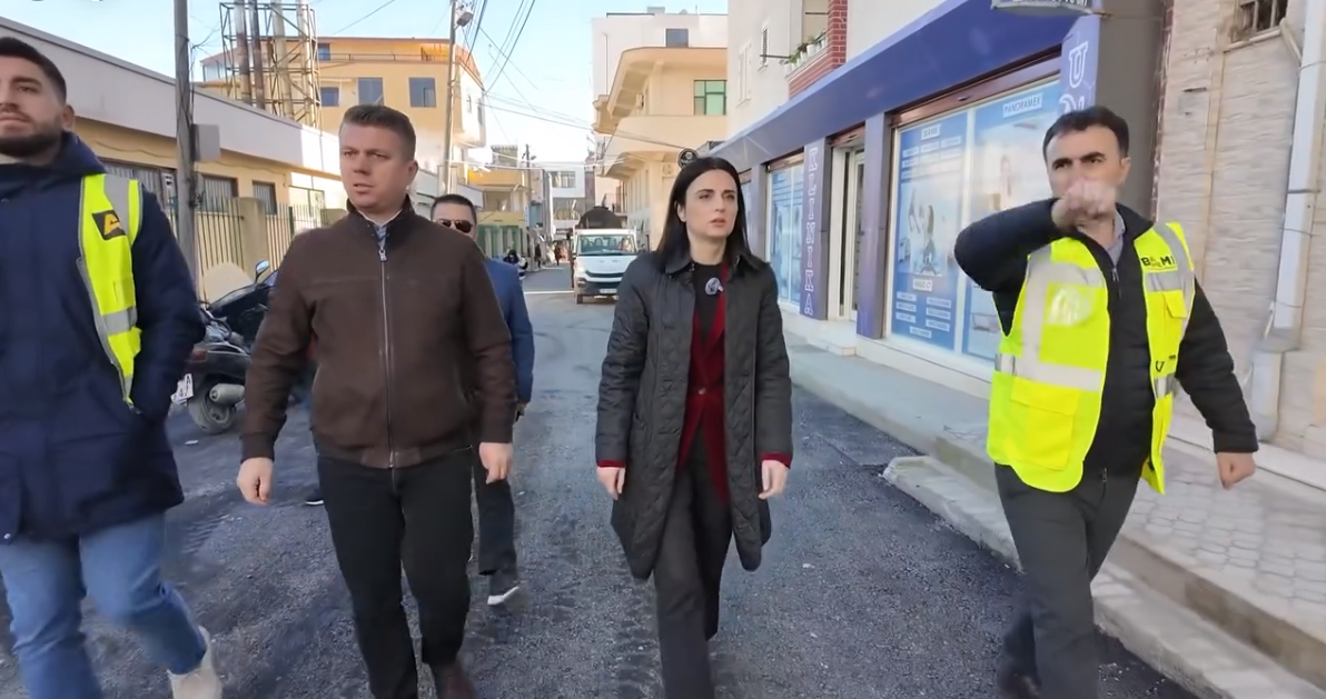 Sako inspekton në fundjavë rrugët e Durrësit që po rehabilitohen (VIDEO)