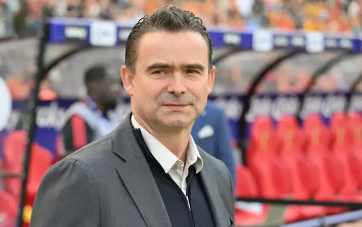 Skandali me videot seksuale, FIFA zgjat pezullimin e legjendës holandeze