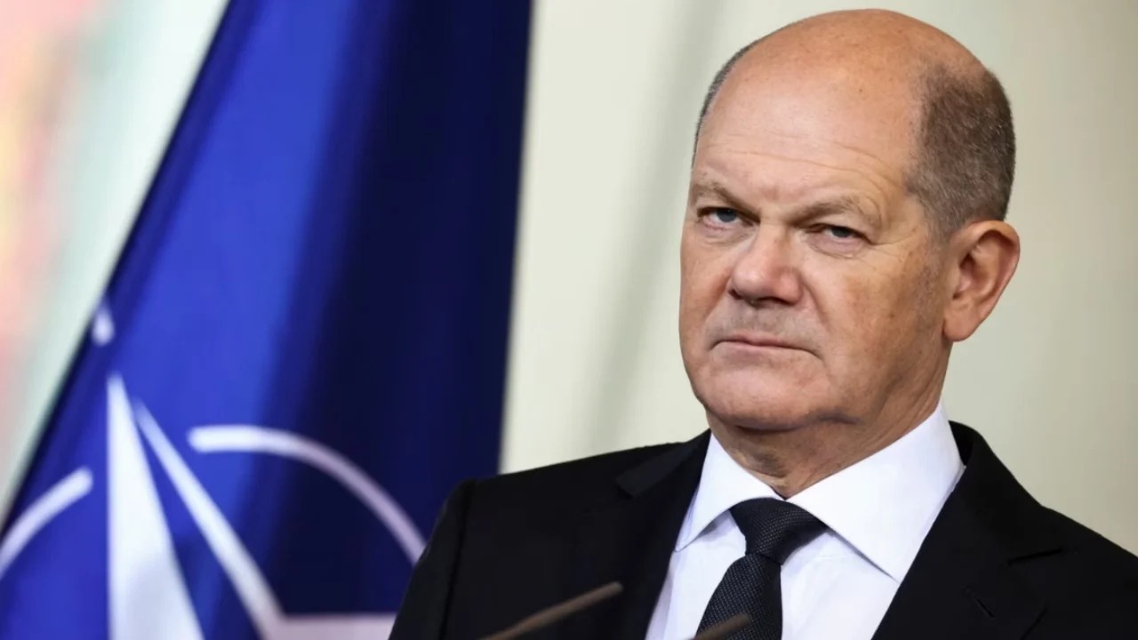 Scholz thirrje vendeve të BE-së: Rrisni furnizimin me armë për Ukrainën