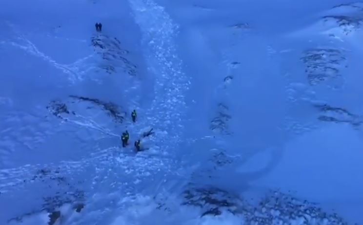 Gjenden dy turistët zviceranë të bllokuar në malin e Korabit, nis operacioni për shpëtimin e tyre