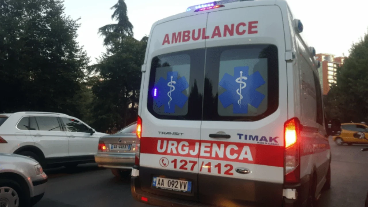 Aksidentoi babë e bir në aksin rrugor “Tiranë – Fushë-Krujë”, 4-vjeçari vdiq në spital! Arrestohet shoferi