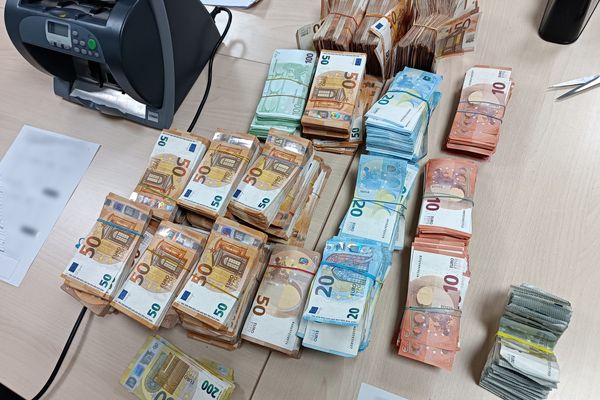 Çifti shqiptar kapet në Francë me 340 mijë euro në makinë, dyshohet se…