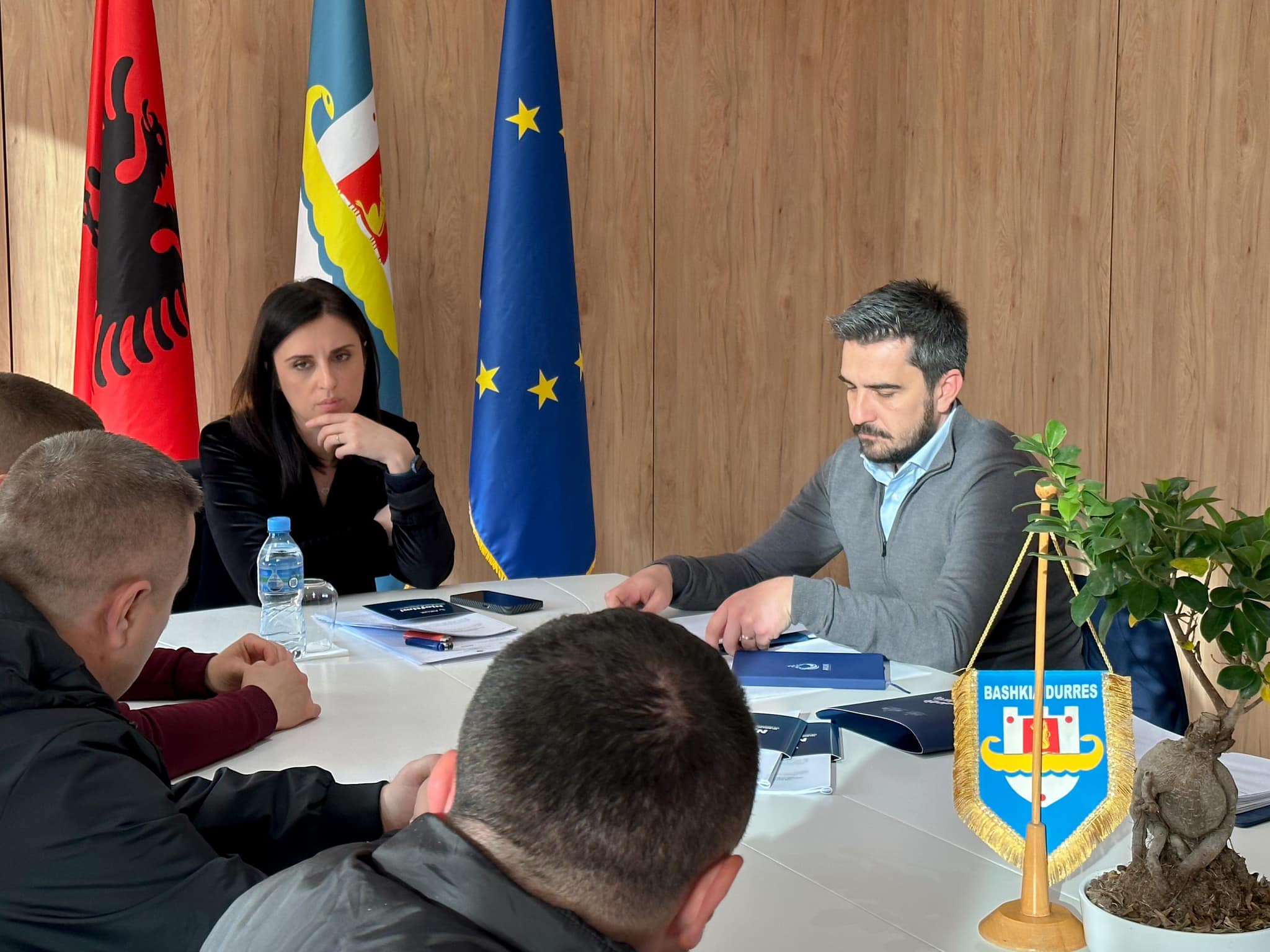 Sako takim me përfaqësues të AKUK dhe Ujësjellës Kanalizimeve Durrës