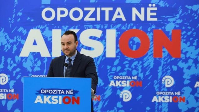 Balliu thumbon analistët &#8220;e pavarur&#8221;: Pse heshtën për bashkimin e PD-së?!