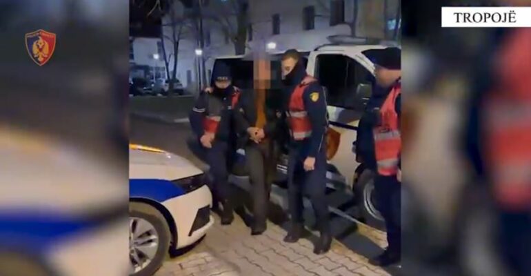 Kontrabandoi nga Kosova pije alkoolike dhe energjike, arrestohet 54-vjeçari